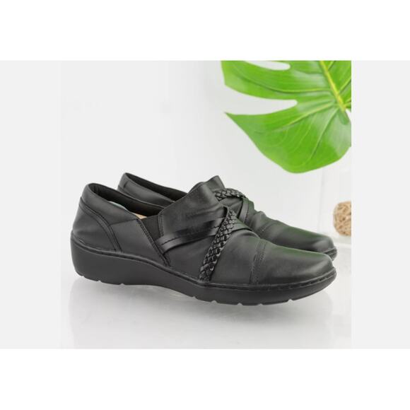 Clarks Collection Leather Slip Ons Cora Braid size 9M - Picture 3 of 7
